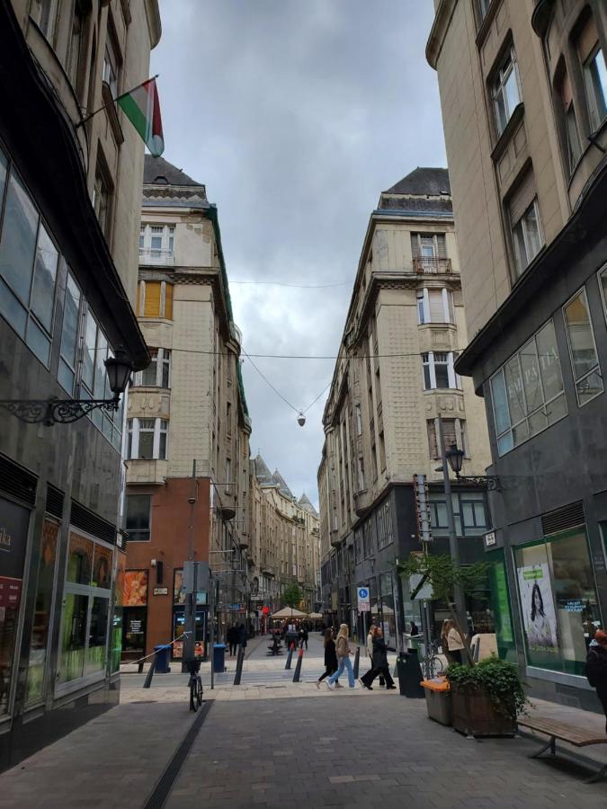 Budapest Walking Street-T Budapeste Exterior foto